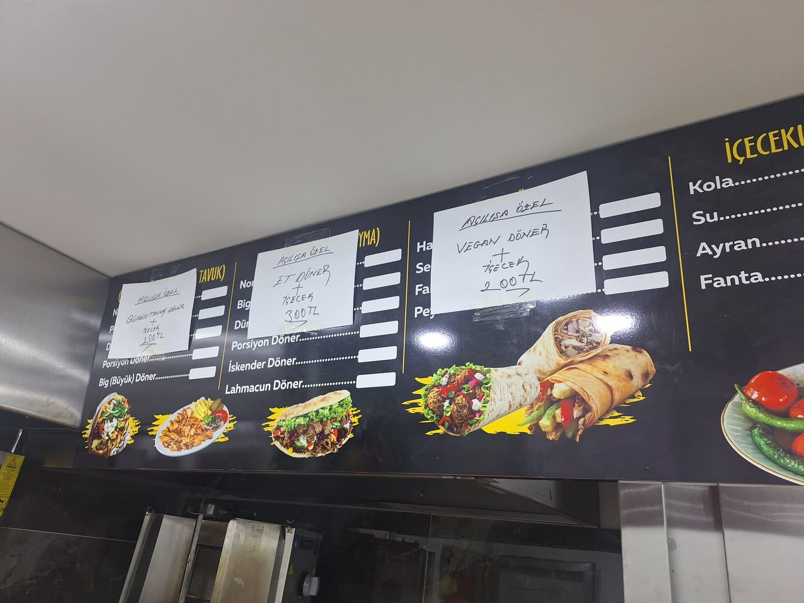 Duvarda asılı et döner tarifi posteri